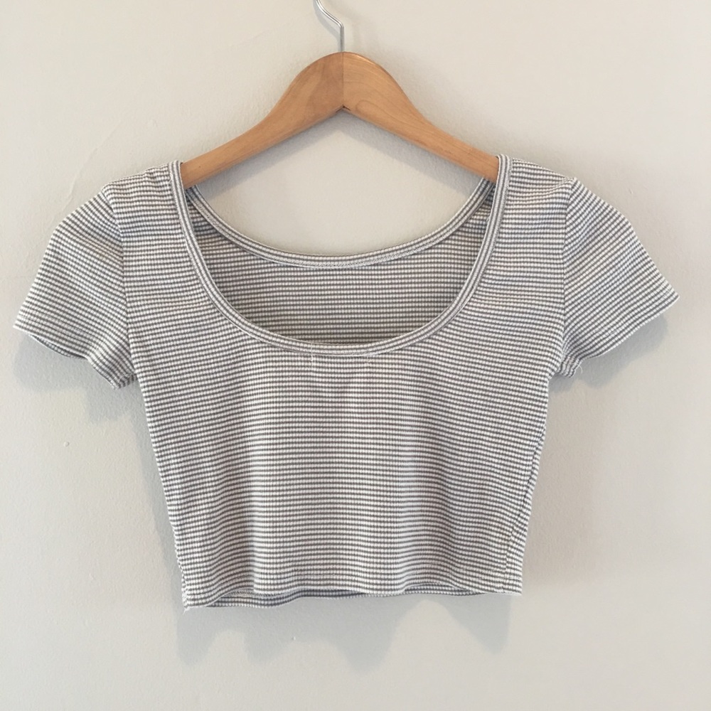 Crop Top - Picture 3 of 4